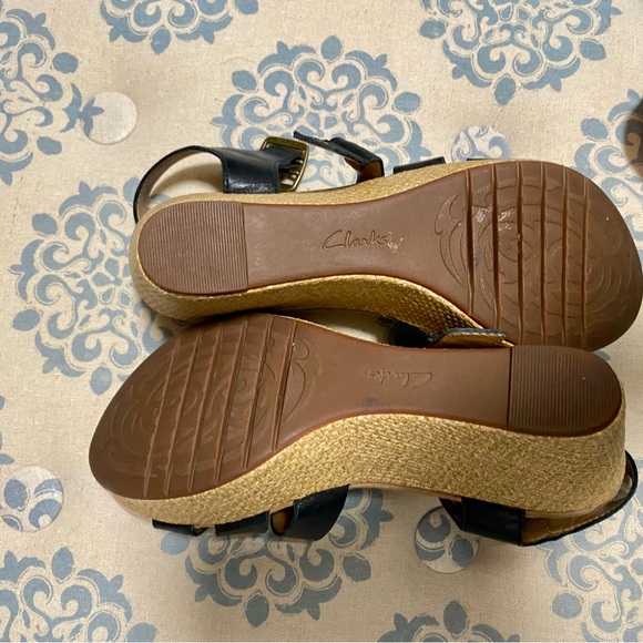Clarks sandal,wedge slight platform size 8 black - Picture 6 of 10